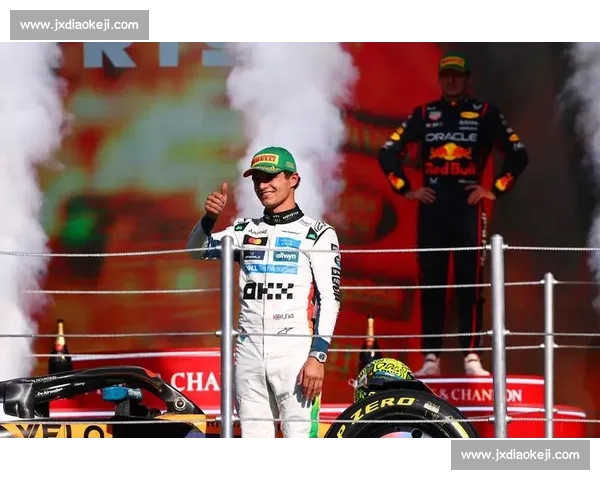 杆位失守！诺里斯一停战术逆转夺冠